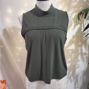 Torrid NWT Rib Mock Neck Cut Out Snap Crop Tank Top Size 2X 18-20 Deep Green